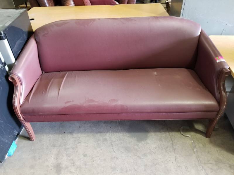 lot 4201 image: Burgandy Leather Couch