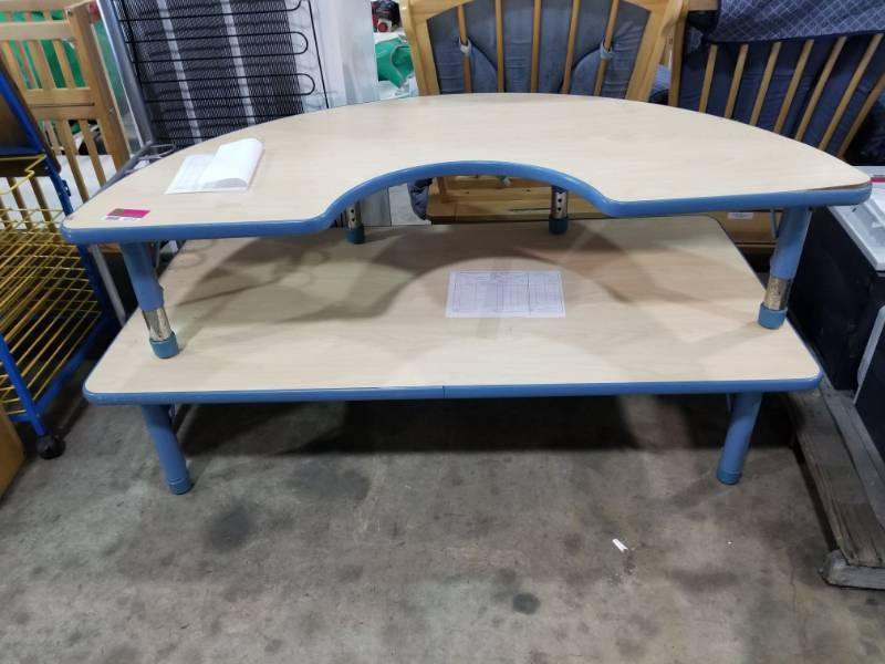 lot 4210 image: Kidney Shaped Kids Table and Rectangle Kids Table