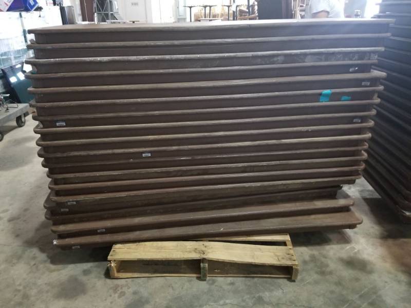 lot 4237 image: 6 Ft Plastic Folding Table