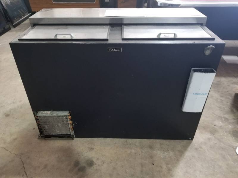 lot 4266 image: Perlick Bottle Cooler BC4B