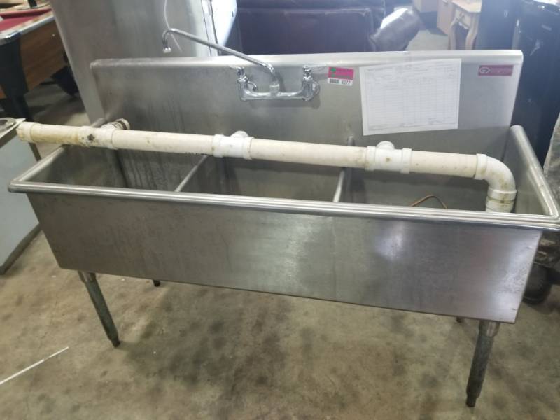 lot 4277 image: Griffin Triple Bin Sink