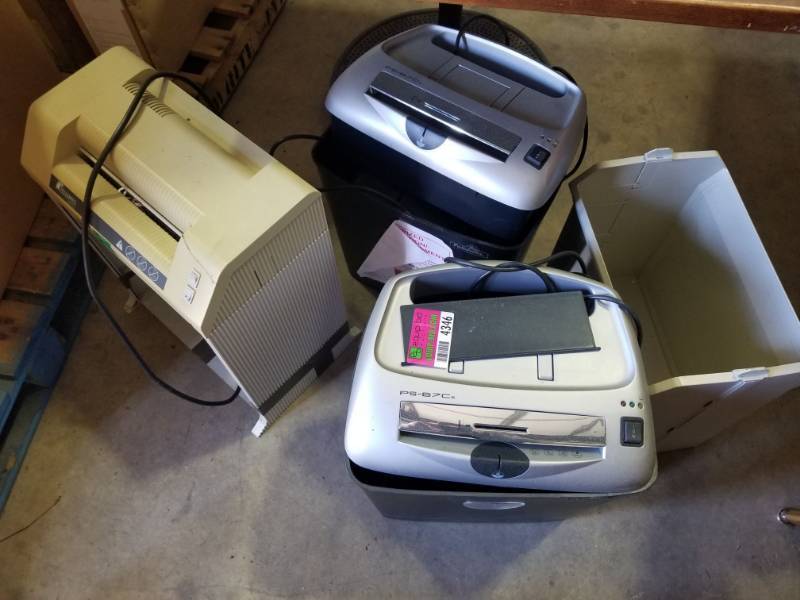 lot 4346 image: Lot of Paper Shredders