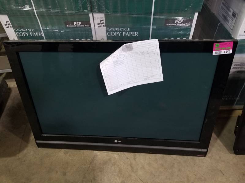 lot 4352 image: 42in LG Plasma Flatscreen 42PC5DC