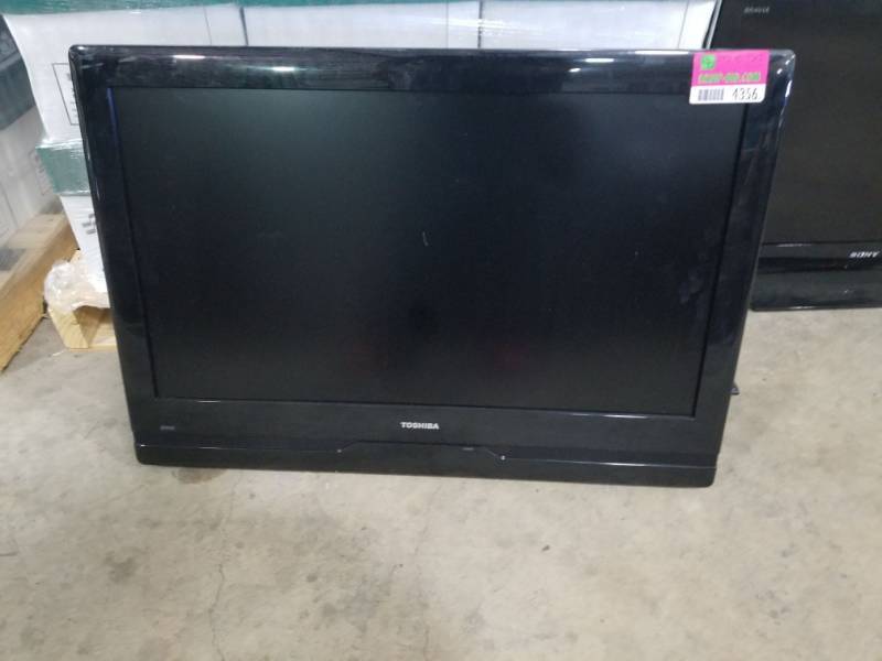 lot 4356 image: Toshiba 32in LCD 32AV500U
