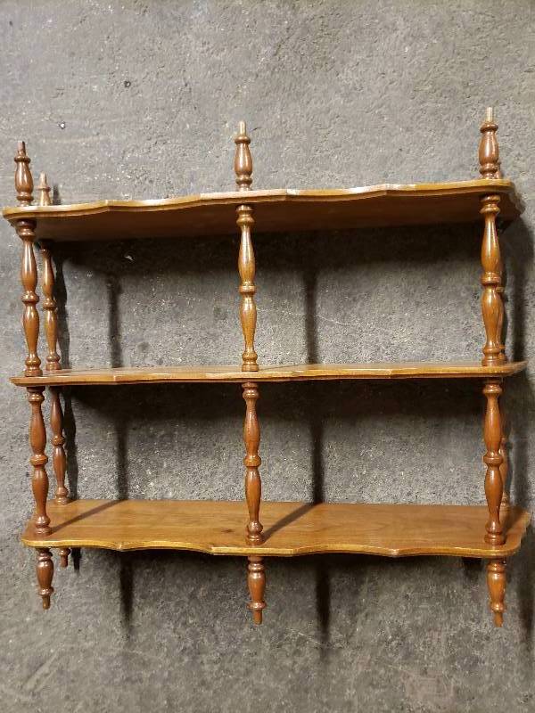 lot 10329 image: Vintage Wall Shelf
