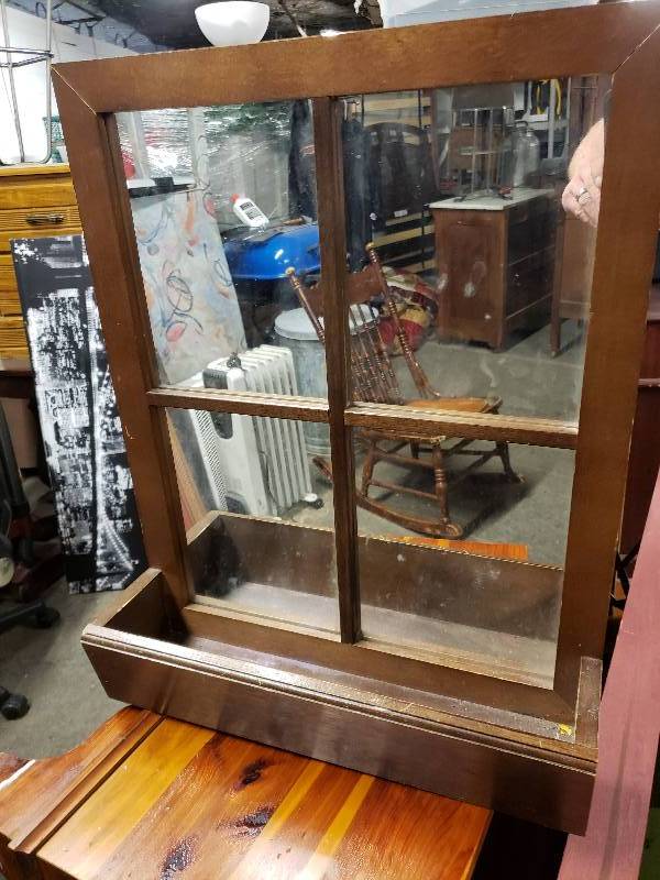 lot 10331 image: Vintage Wall Mirror with Shelf