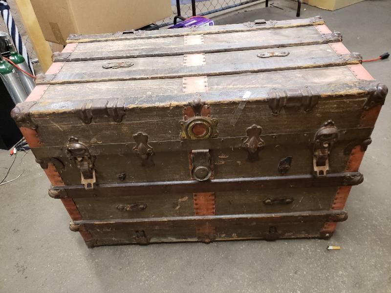 lot 10336 image: Vintage Storage Trunk 2