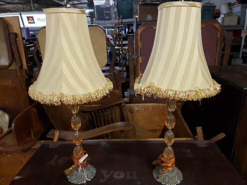 lot 10353 image: Nice Pair of Table Lamps