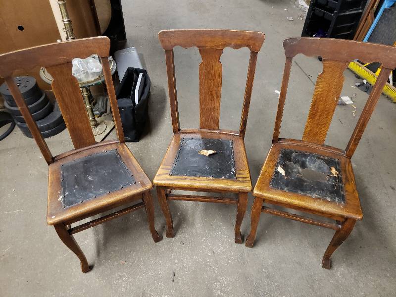 lot 10368 image: 3 Vintage Dining Chairs