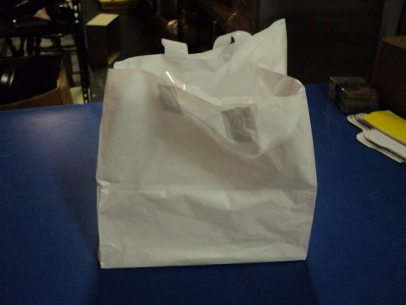 lot 5986 image: (1) case Prime HIPPSL121012 Plain White soft loop bags, 12 x 10 x 12 x 10, approx 250 per case