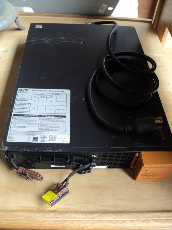 lot 7760 image: Schneider Electric Uninterruptible Power Supply Model SRT2200XLA 120 VAC, no box, untested