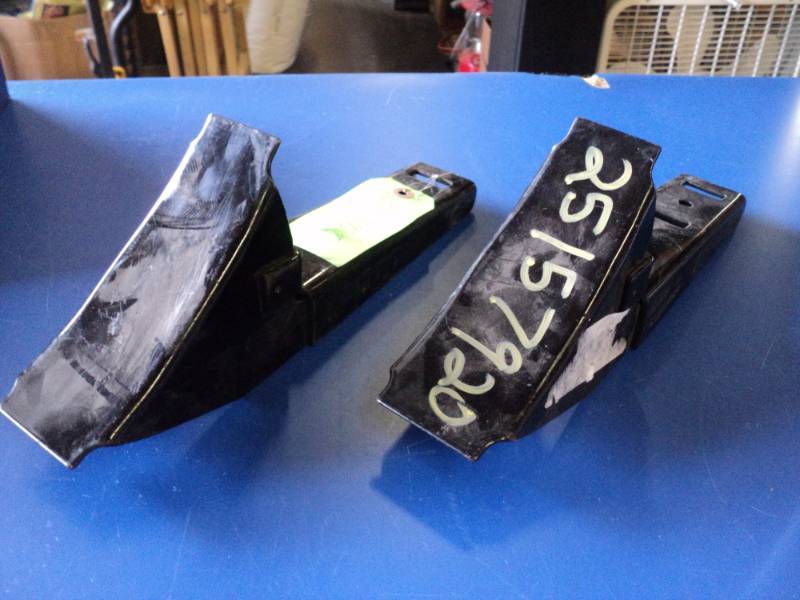 lot 7772 image: (2) ct. lot metal bracket PN 25157920