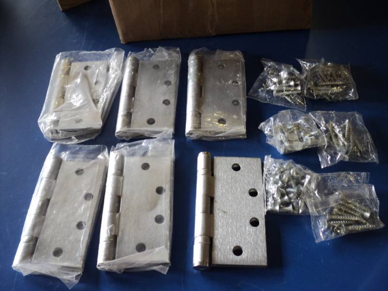lot 7781 image: (6) ct lot PBB Hinges w mounting screws, 4-58 x 4-58