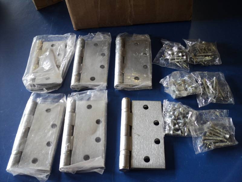 lot 7782 image: (6) ct lot PBB Hinges w mounting screws, 4-58 x 4-58