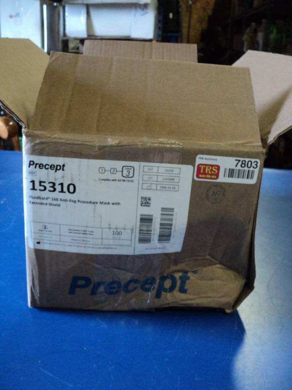 lot 7803 image: (1) case Precept 15310 Fluidgard 160 Anti-fog Procedure Mask w extended shield, (100) per case, blue diamond pattern, ear loop