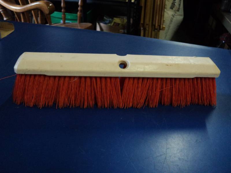lot 7837 image: Push broom head, plastic 2-12 x 18