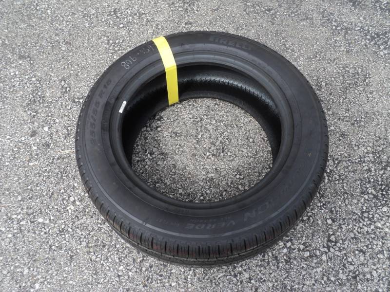 lot 7848 image: (1) Pirelli Scorpion Verde All Season 229790 225 55R 18XL