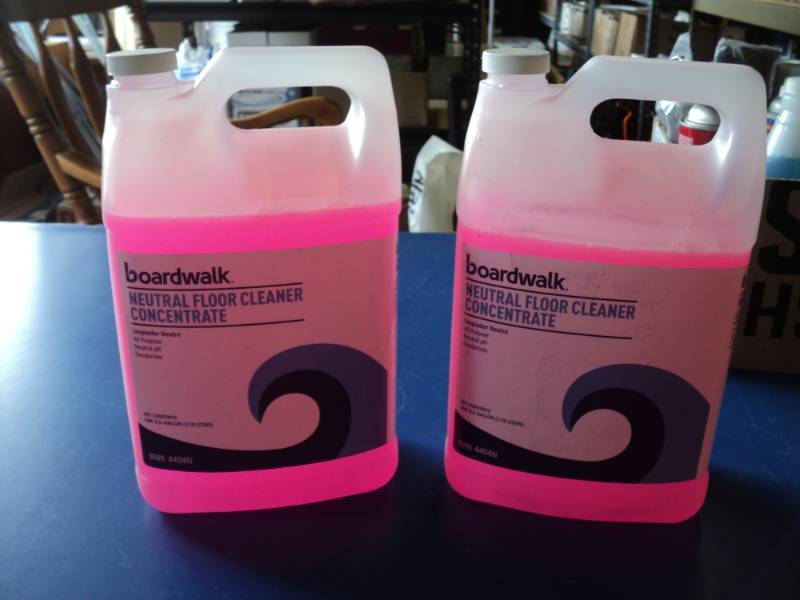 lot 7870 image: (2) 1 Gallon Bottles Boardwalk Neutral Floor Cleaner Concentrate