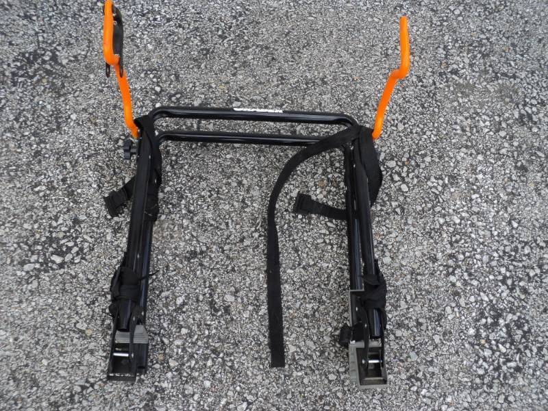 lot 7886 image: Graber bicycle rack, missing (1) rubber foot