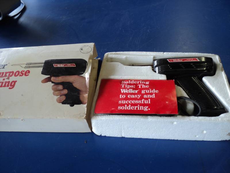 lot 7899 image: Weller All-Purpose Soldering Gun Dual Heat, 100 140 watts, powers on