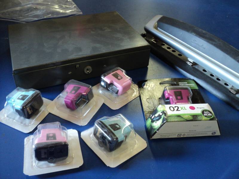 lot 7939 image: (8) ct mixed lot 3-hole punch, cash box, HP Photo Smart in Cartridges 02