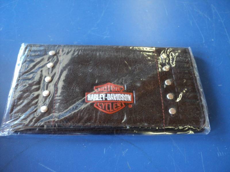 lot 7972 image: (1) Harley Davidson Leather Check book Cover