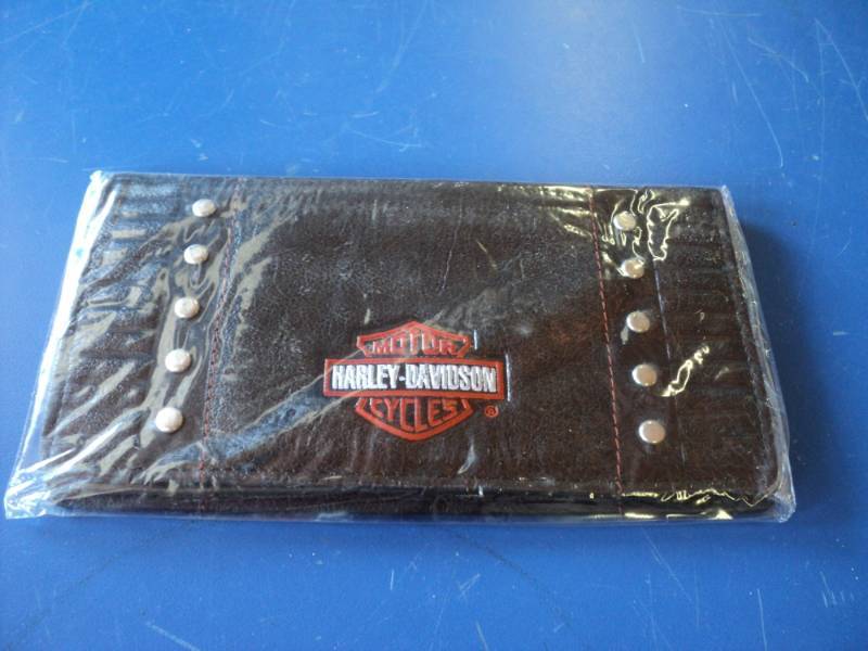 lot 7973 image: (1) Harley Davidson Leather Check book Cover