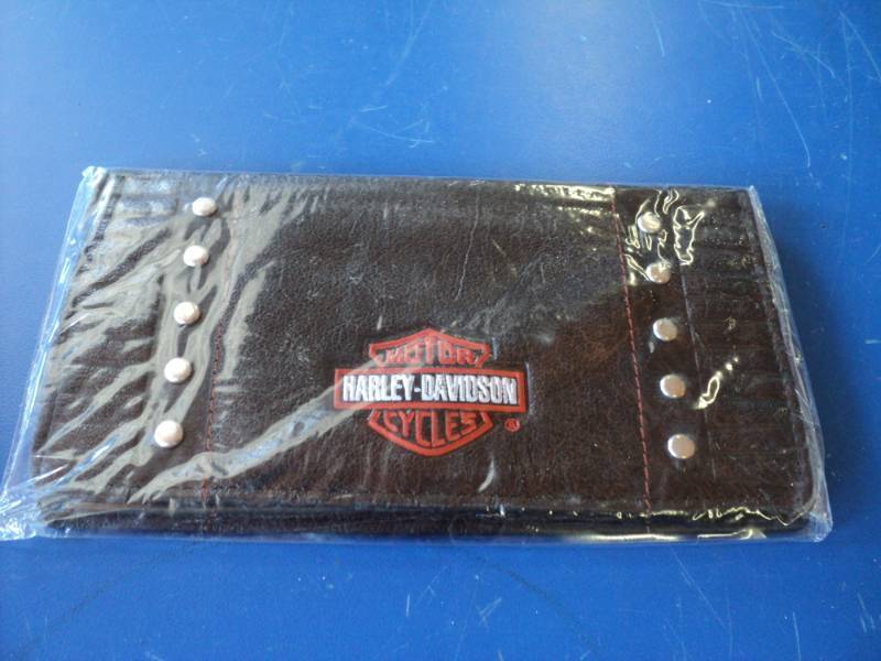 lot 7974 image: (1) Harley Davidson Leather Check book Cover