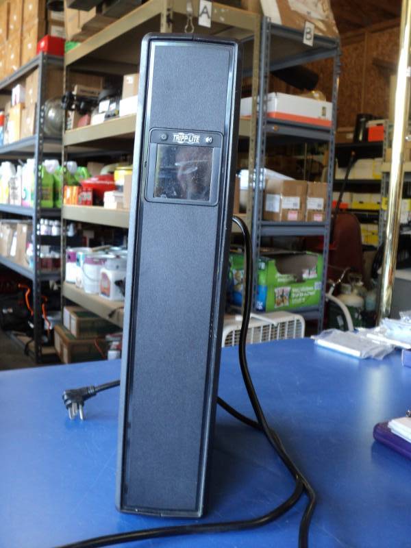 lot 7977 image: Tripp Lite Smart 1500 LCD