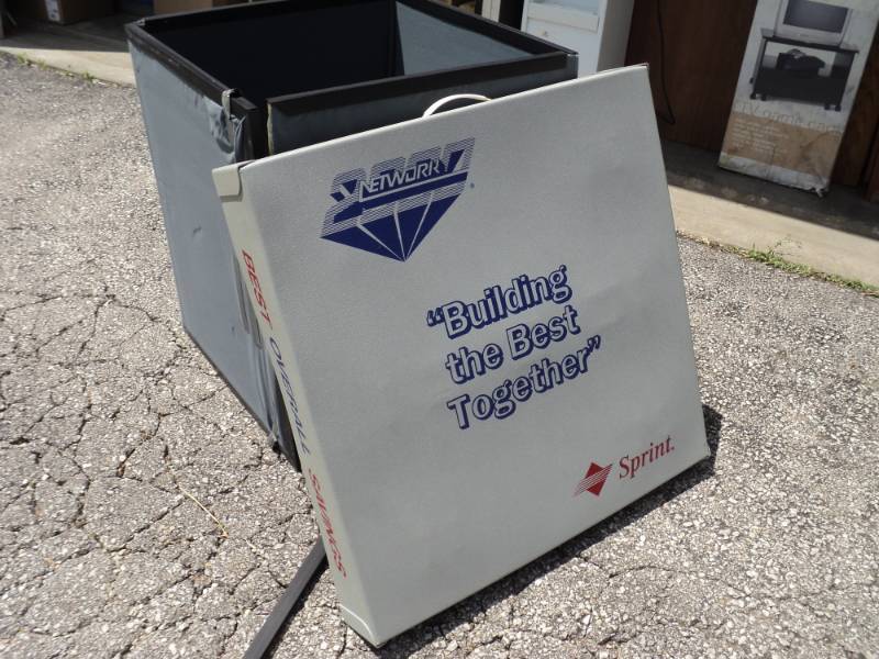 lot 7983 image: (1) Tabletop Display, Sprint, 33 x 33