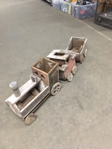 lot 3648 image: Train Set Made of Wood