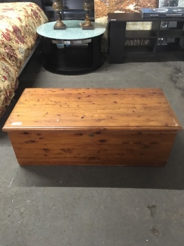 lot 3623 image: Cedar Blanket Trunk  Hope Chest  Cedar Chest