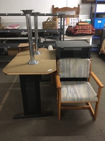 lot 3694 image: DeskTableChair Stereo Cabinet Lot