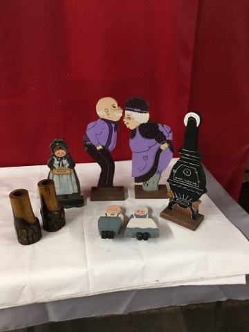 lot 3740 image: Lot of Wood Carved Grandma  GrandPas
