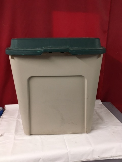 lot 3741 image: Hinged Lid Plastic Tote