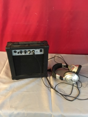 lot 3751 image: Guitar Amplifier & Behringer Headphones