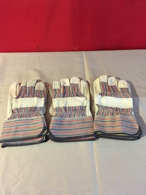 lot 3769 image: Lot of 3 Pr Leather  Canvas Work Gloves