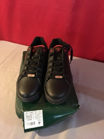 lot 3773 image: Black  Red Sz 11 Tennis Shoes