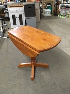 lot 3795 image: Drop Leaf Light Oak Color Table