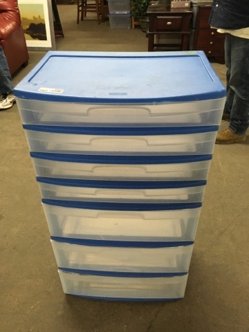lot 3803 image: Plastic Storage Container - 7 Drawers