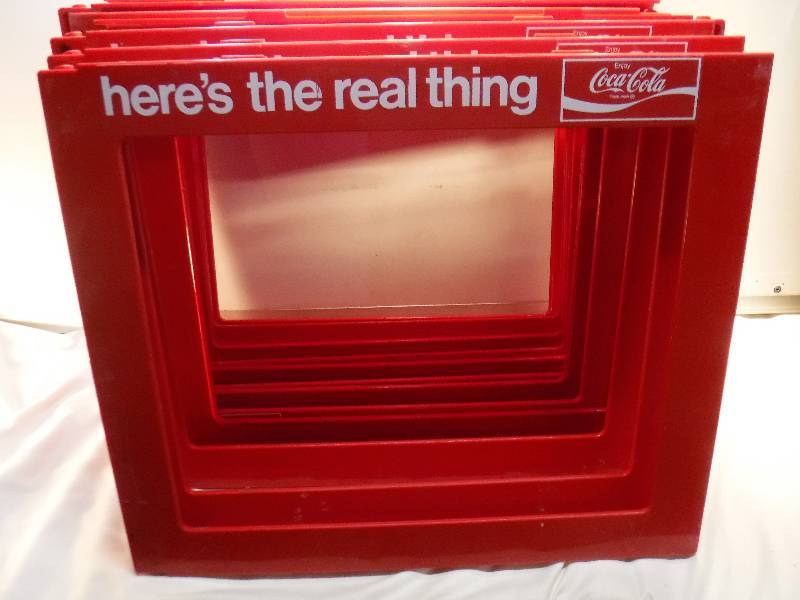 lot 4218 image: Coca Cola Cube merchandiser pieces, 12 red total