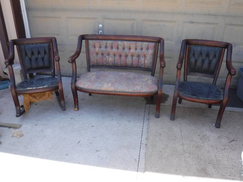lot 4222 image: Vintage furniture set