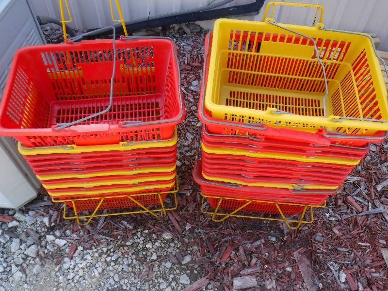 lot 4224 image: Plastic shopping baskets with handles and stand