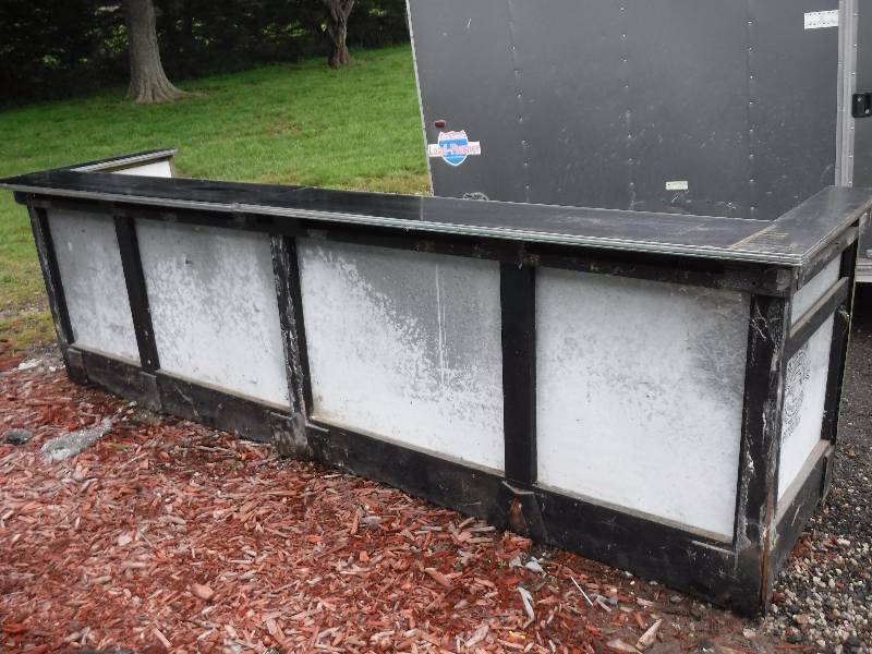 lot 4235 image: rustic vintage bar
