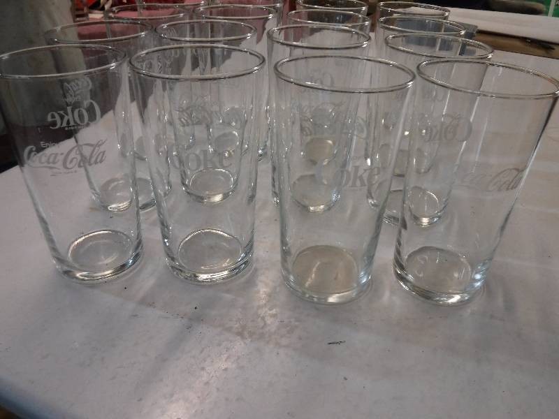lot 4304 image: 16-coca cola glasses