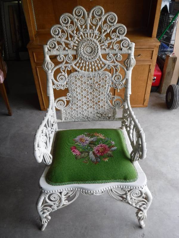 lot 4314 image: Vintage Victorian White Wicker Chair