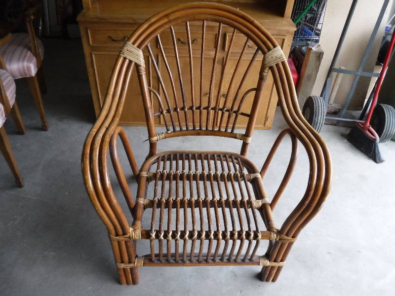 lot 4315 image: Rattan high back chair