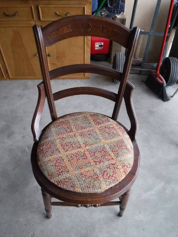lot 4321 image: antique solid wood chair
