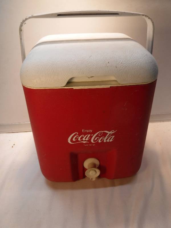 lot 4359 image: Coca Cola cooler