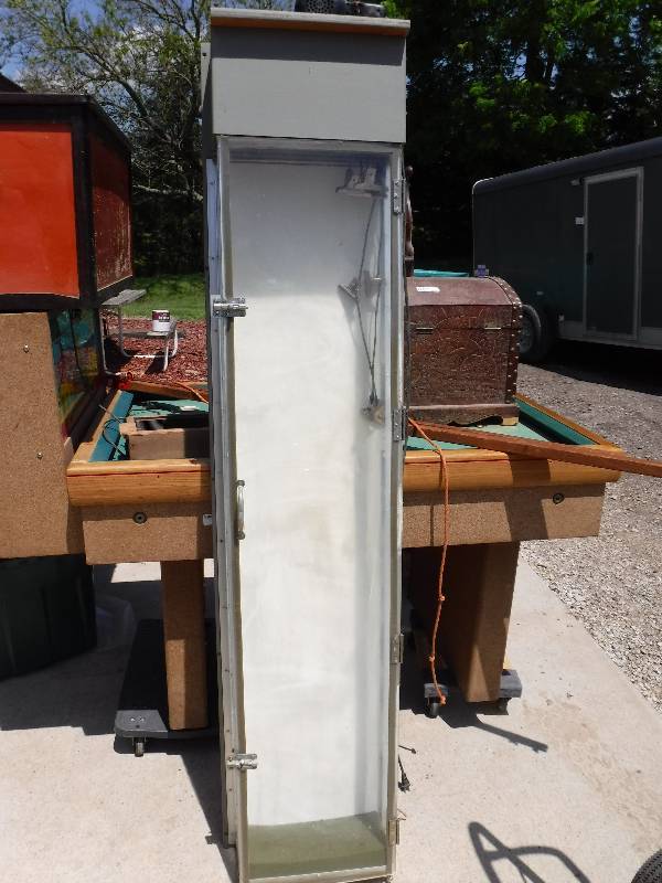 lot 4368 image: Glass front Model drying cabinet